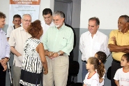 Prefeito Anderson Adauto e secretário municipal de Saúde, Valdemar Hial, realizaram nesta sexta-feira (27) visita inaugural à unidade básica de saúde do bairro Volta Grande